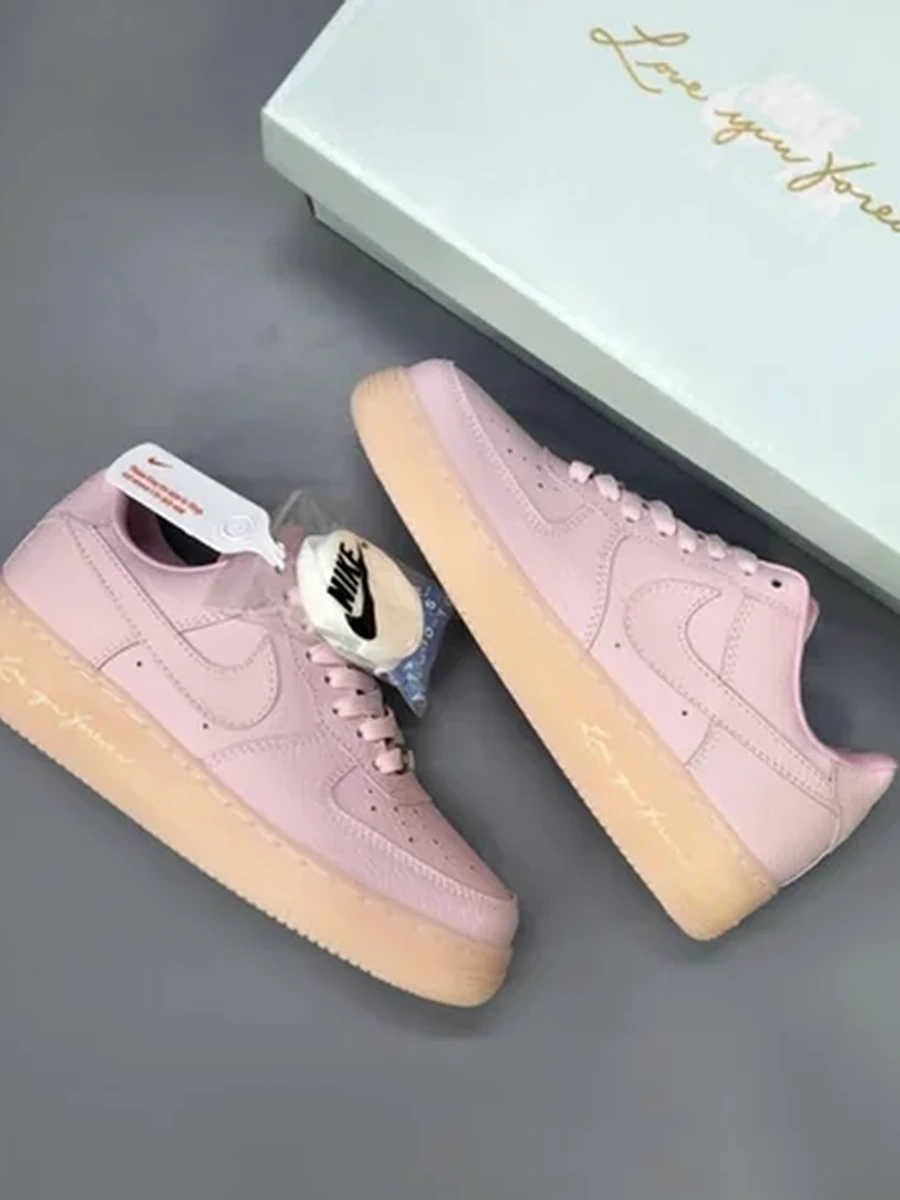 Розовые форсы Nike Air Force 1 NOCTA: лимитированная серия Drake