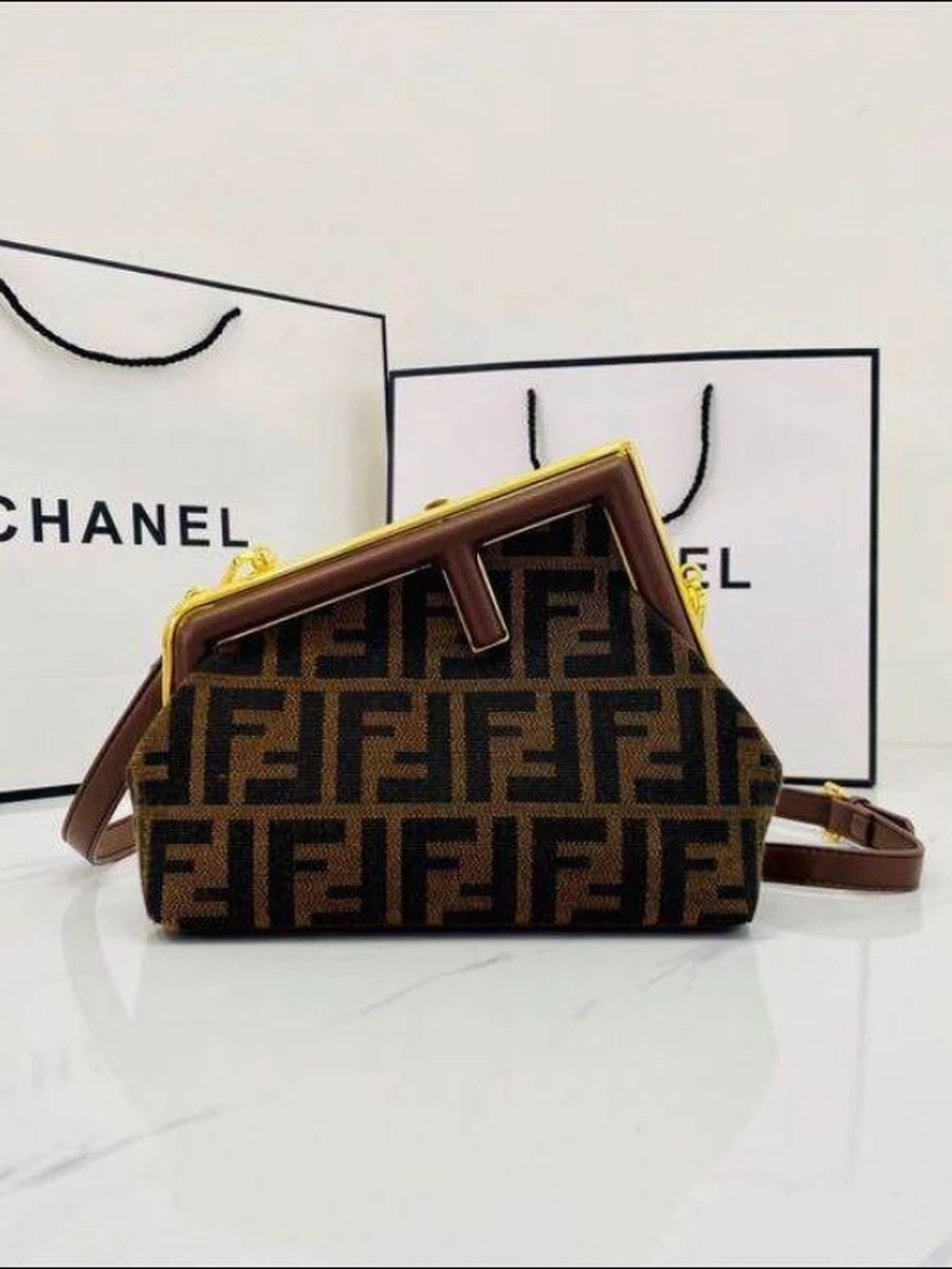 Сумка от фирмы Fendi / Разные цветы