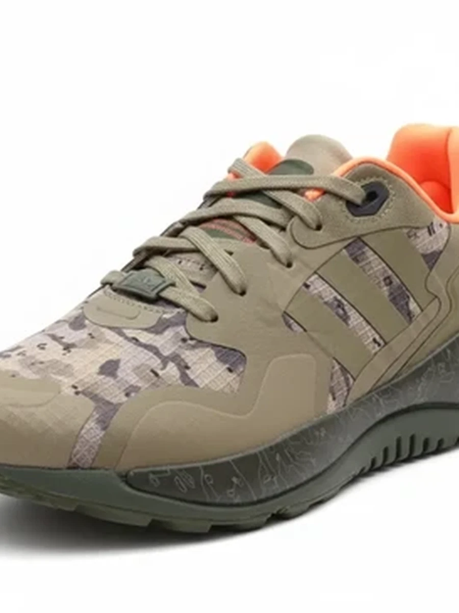 Мужские кроссовки Adidas с камуфляжным принтом для спорта и повседневной носки