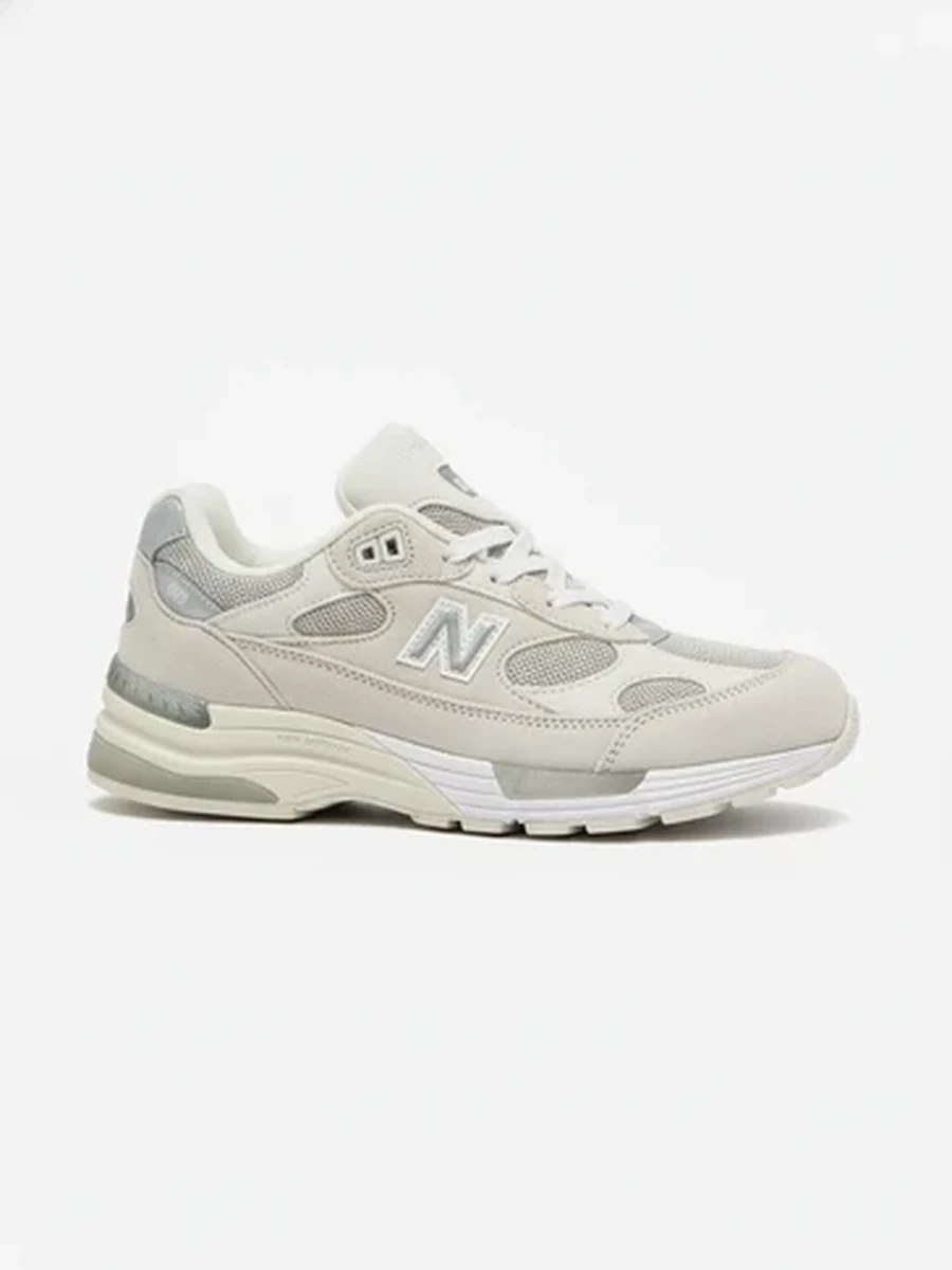 Кроссовки New Balance 992 бежевые повседневные из натуральной замши и сетки