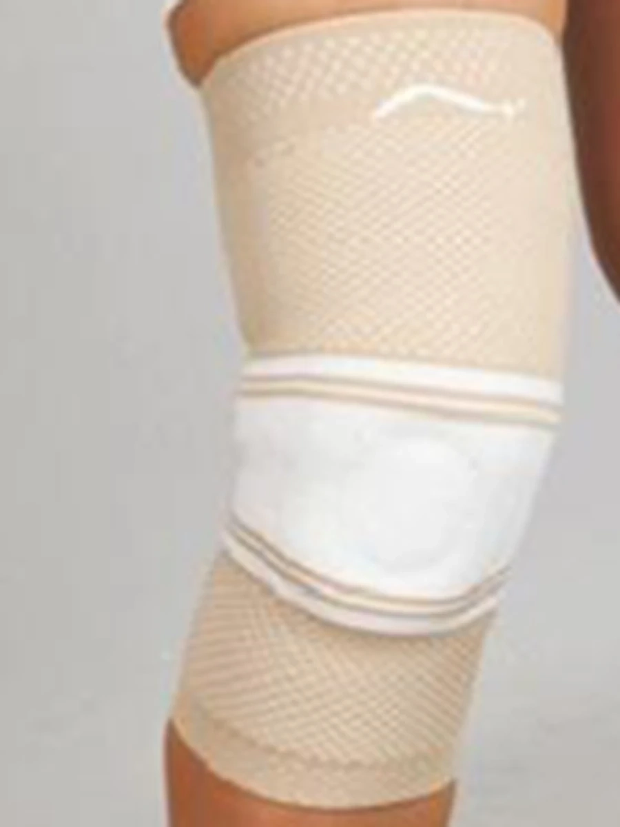 REF 701                                       Наколенник с силиконовой вставкой для поддержки чашечки.