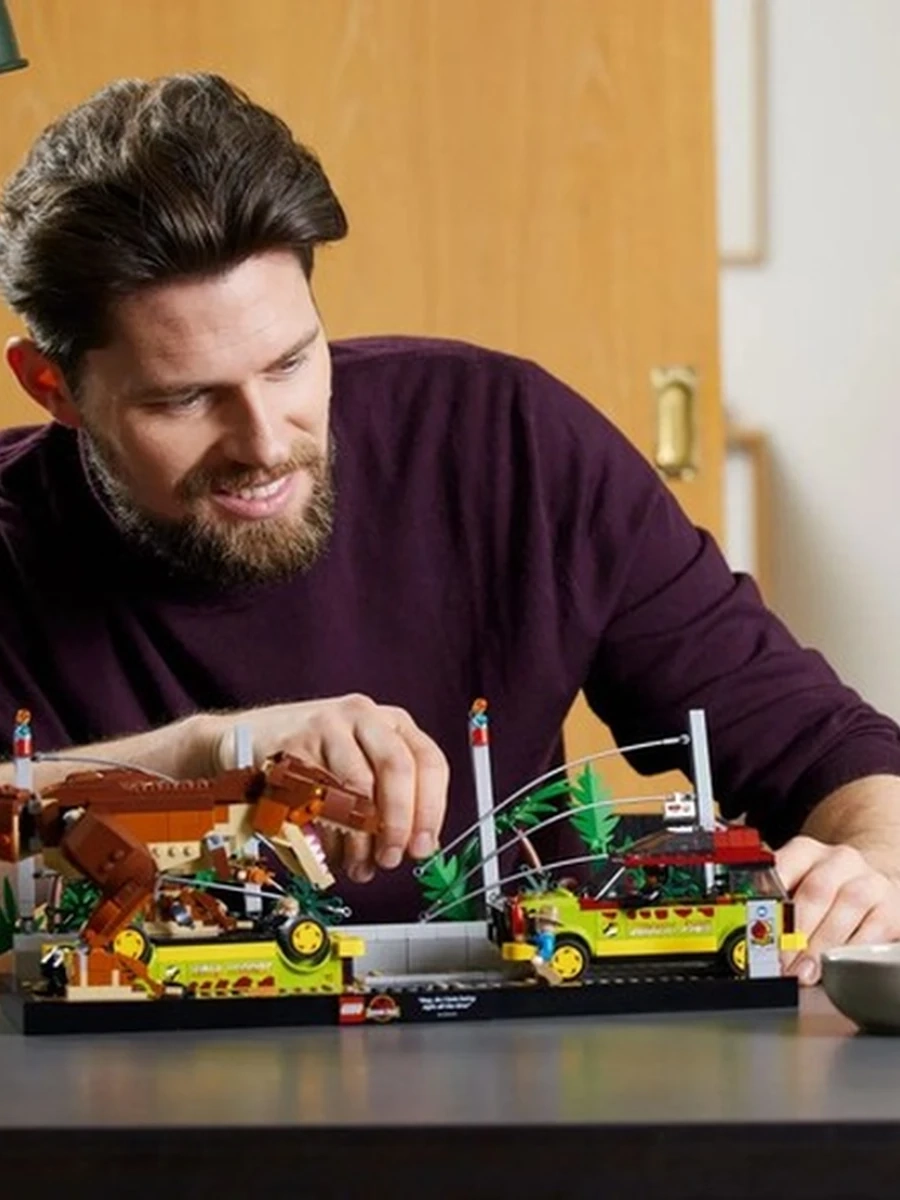 Конструктор Lego Jurassic World 76956 Прорыв тираннозавра